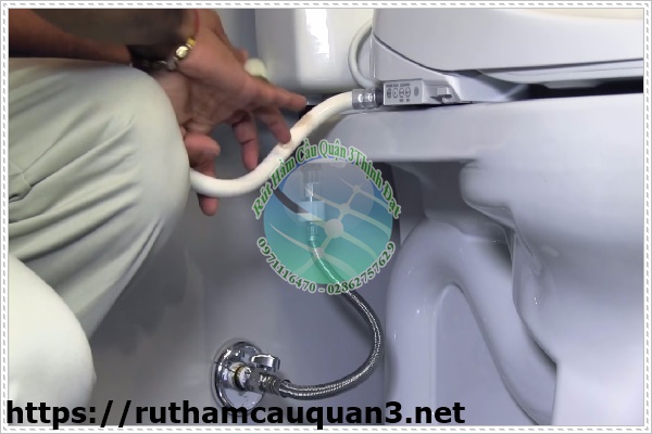 Cách xử lý bồn cầu bị cạn nước do gioăng cao su