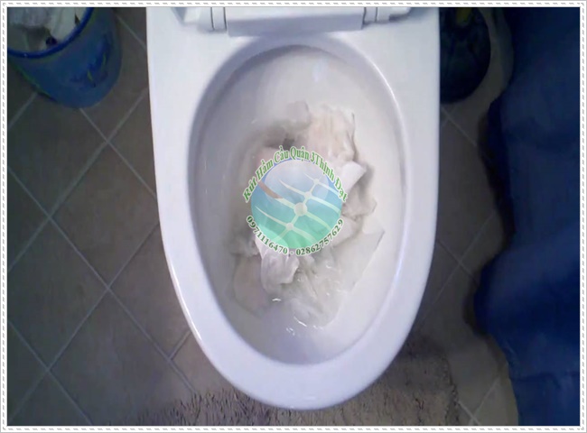 Mẹo xử lý bồn cầu bị bắn nước hiệu quả nhất