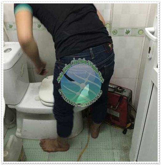 Biểu hiện khi bồn cầu bị nghẹt.