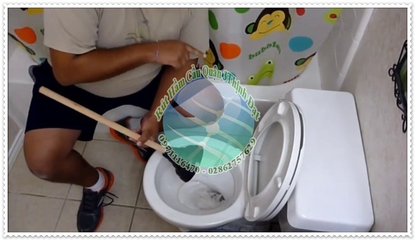 Cách xử lý bồn cầu xả nước bị trào ngược